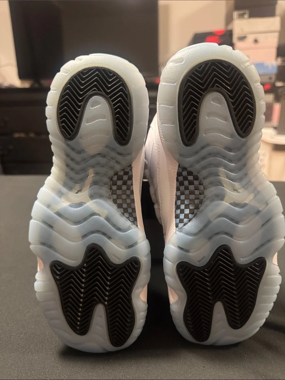 Air Jordan 11 GS Legend blue/Columbia High-Top Sneakers - Brand New